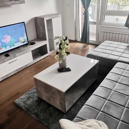 Square Apartment Banja Luka Ngoại thất bức ảnh