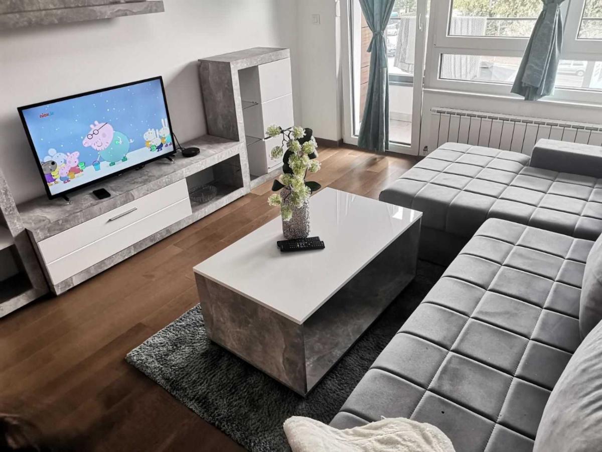 Square Apartment Banja Luka Ngoại thất bức ảnh