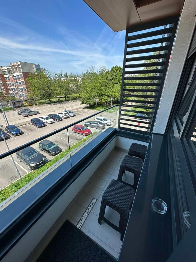 Square Apartment Banja Luka Ngoại thất bức ảnh